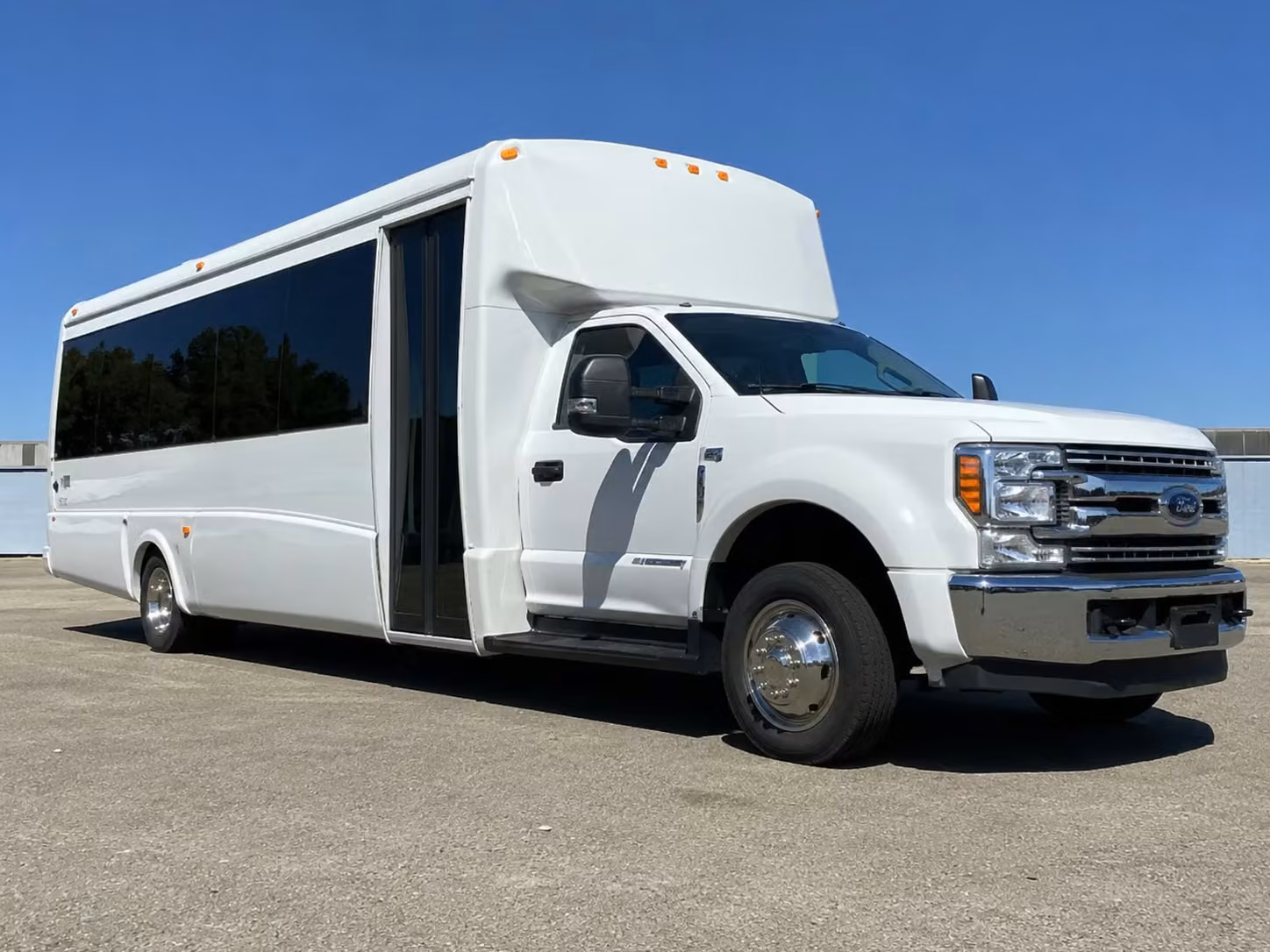 18 passenger minibus