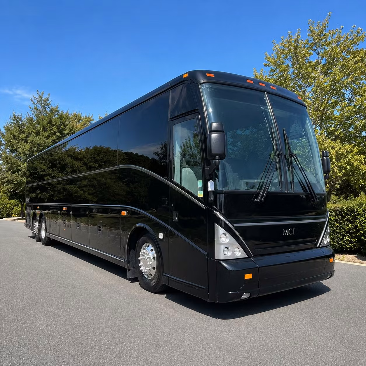 construction crew and worksite shuttle bus rentals in west jordan